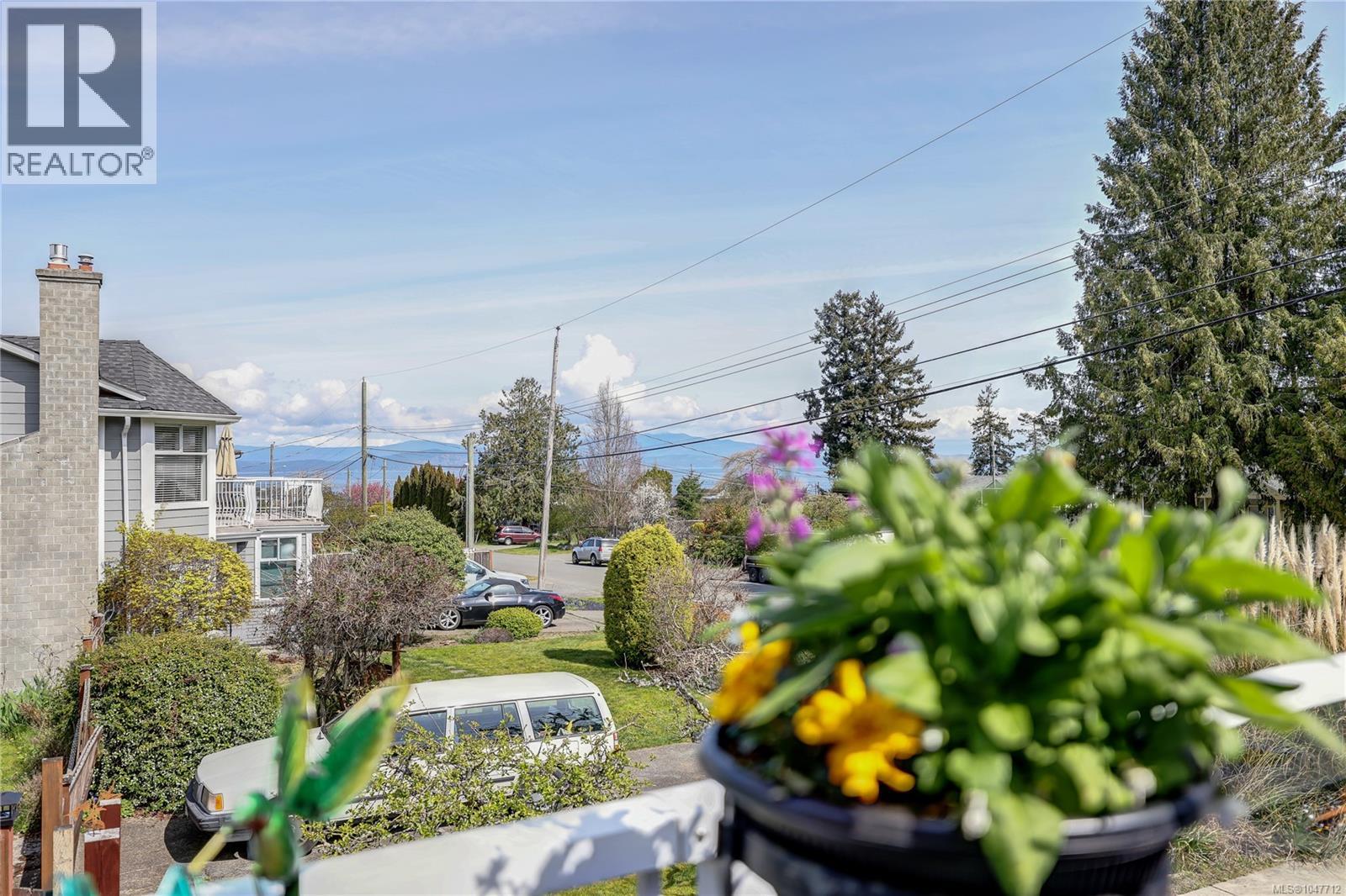 853 Glenhale Cres, Parksville