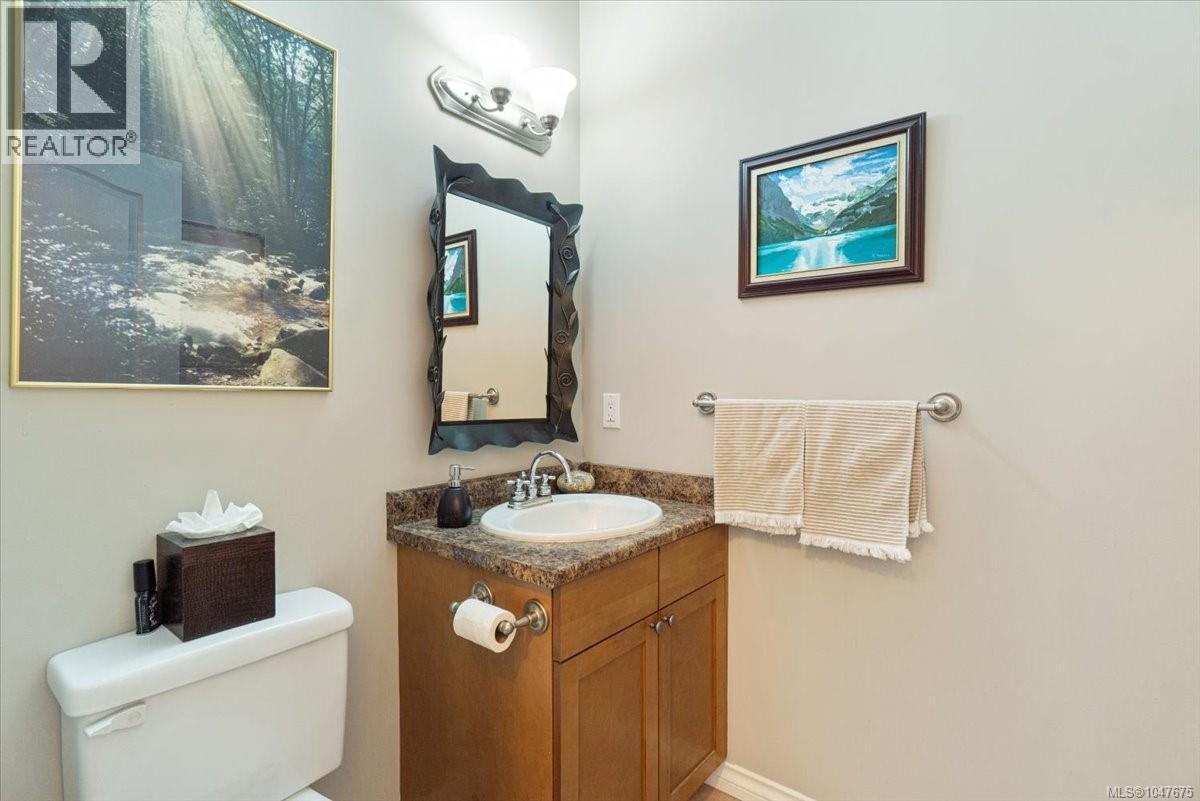 6191 Garside Rd, Nanaimo