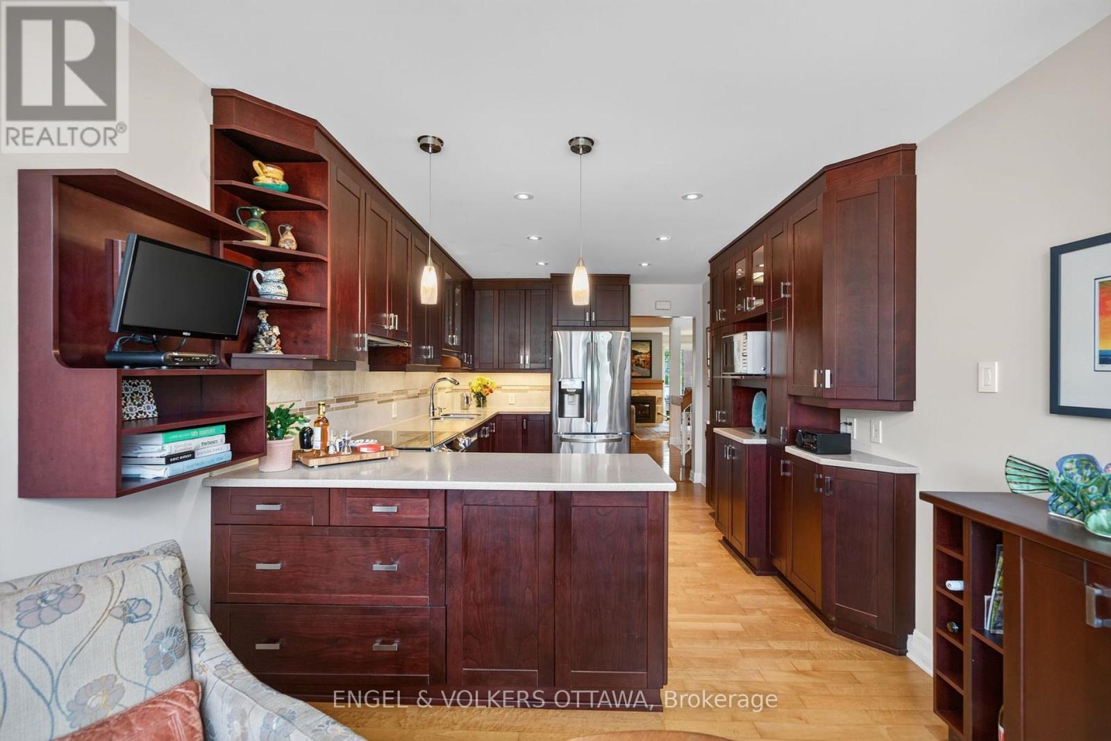 202 HOLMWOOD AVENUE - 13