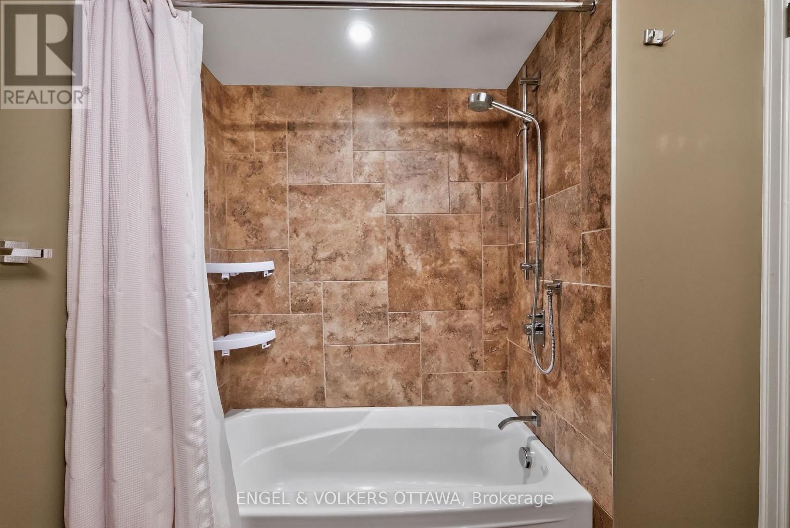 202 HOLMWOOD AVENUE - Image 28