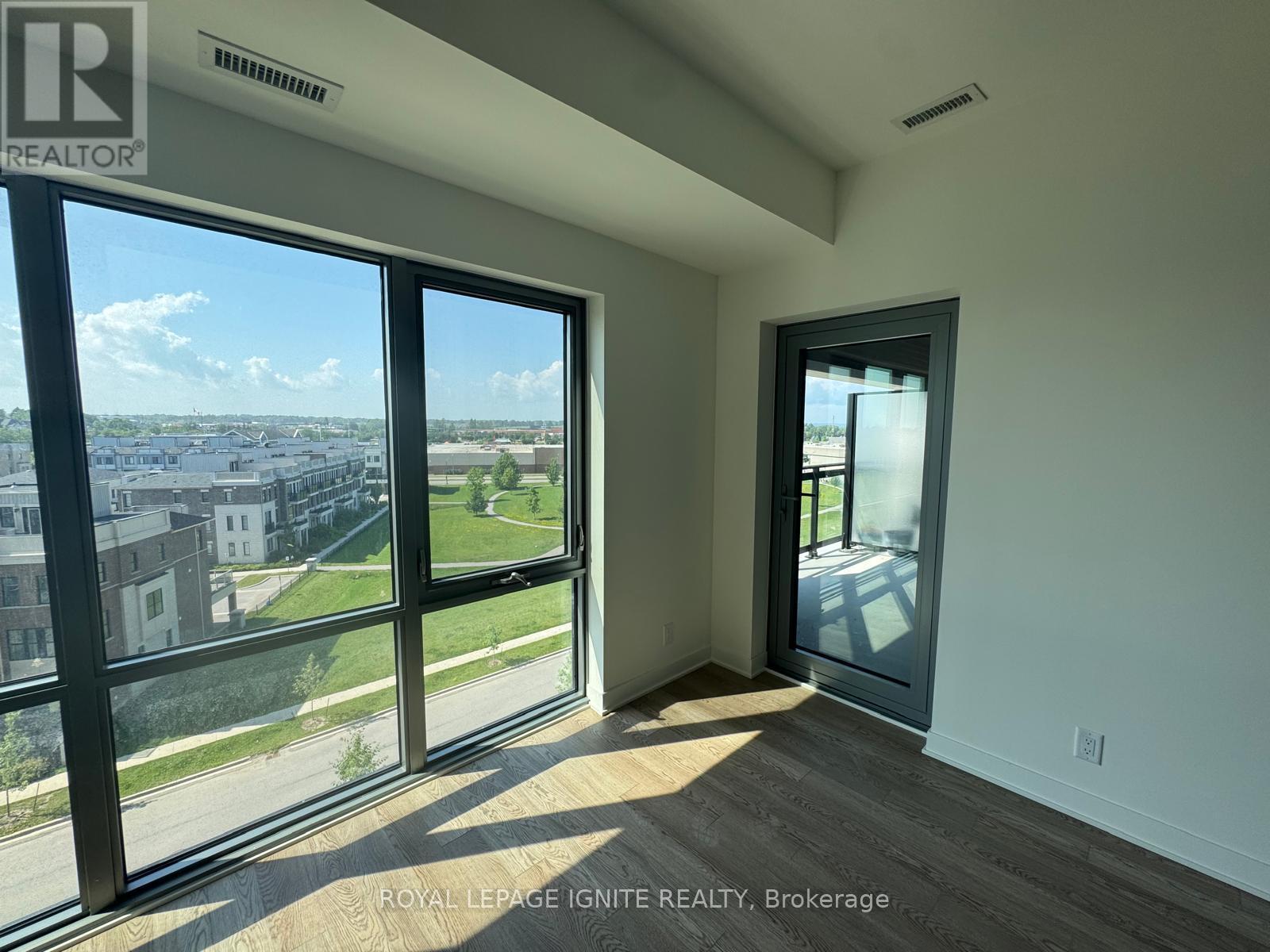 #611 51 CLARINGTON BOULEVARD - 7