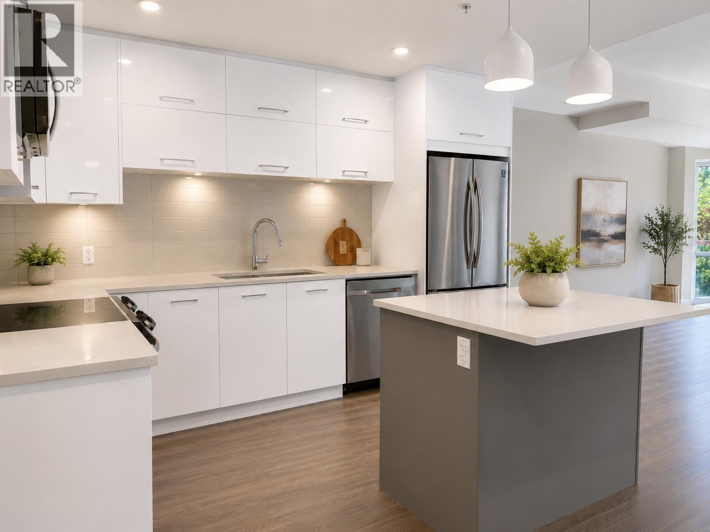 512 38033 SECOND AVENUE, Squamish