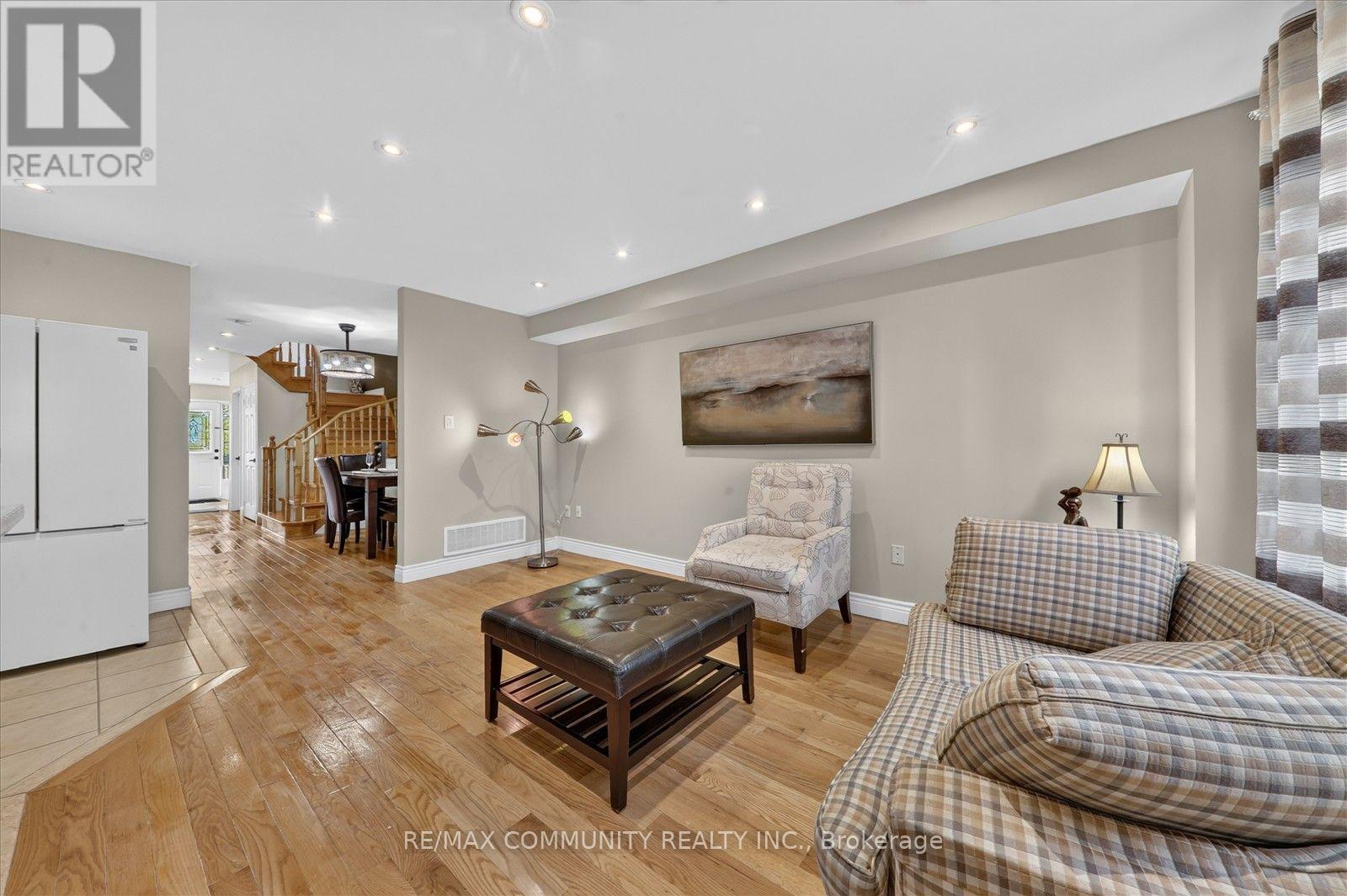 82 BURGESS CRESCENT - 11