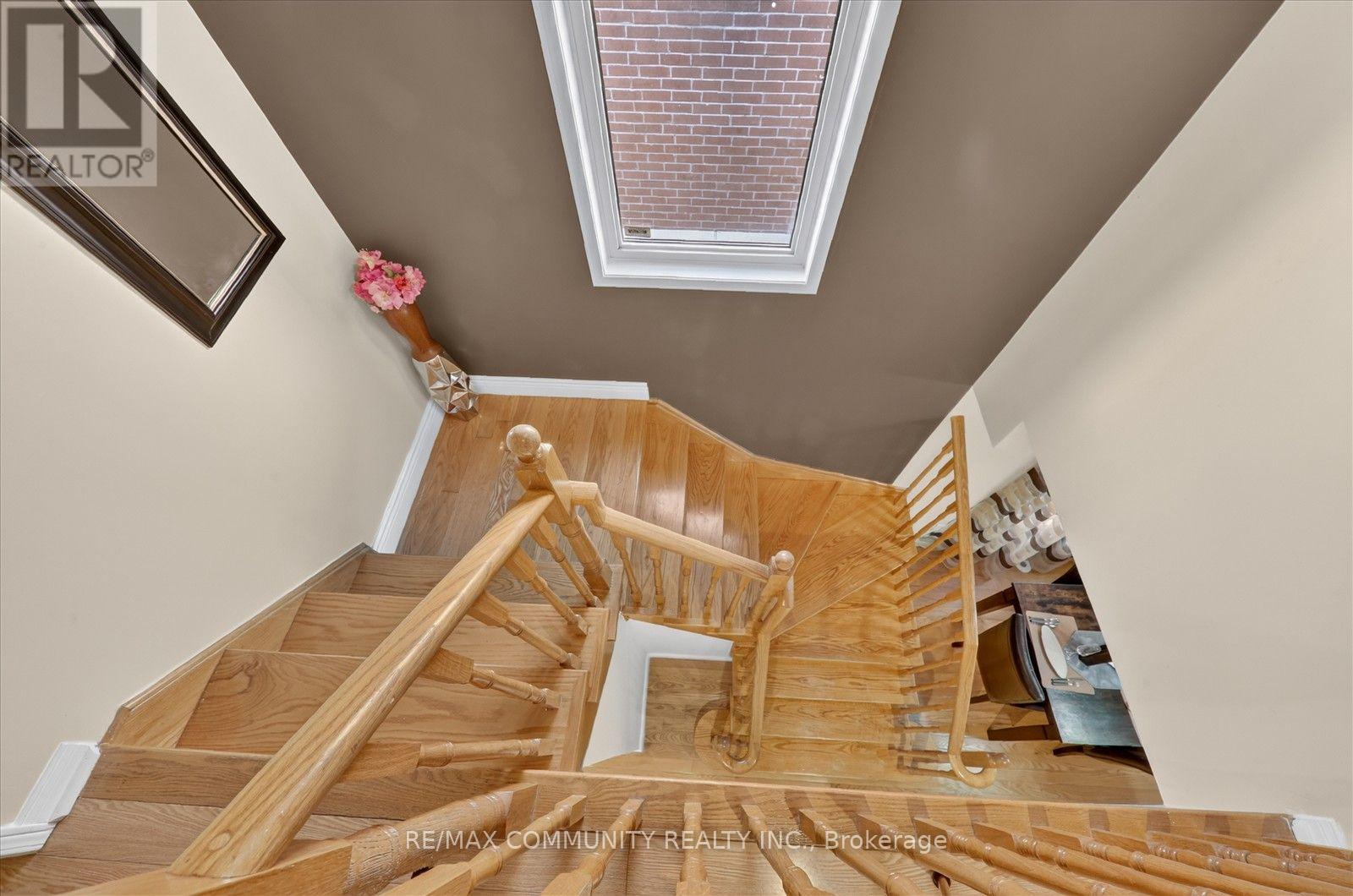 82 BURGESS CRESCENT - 17