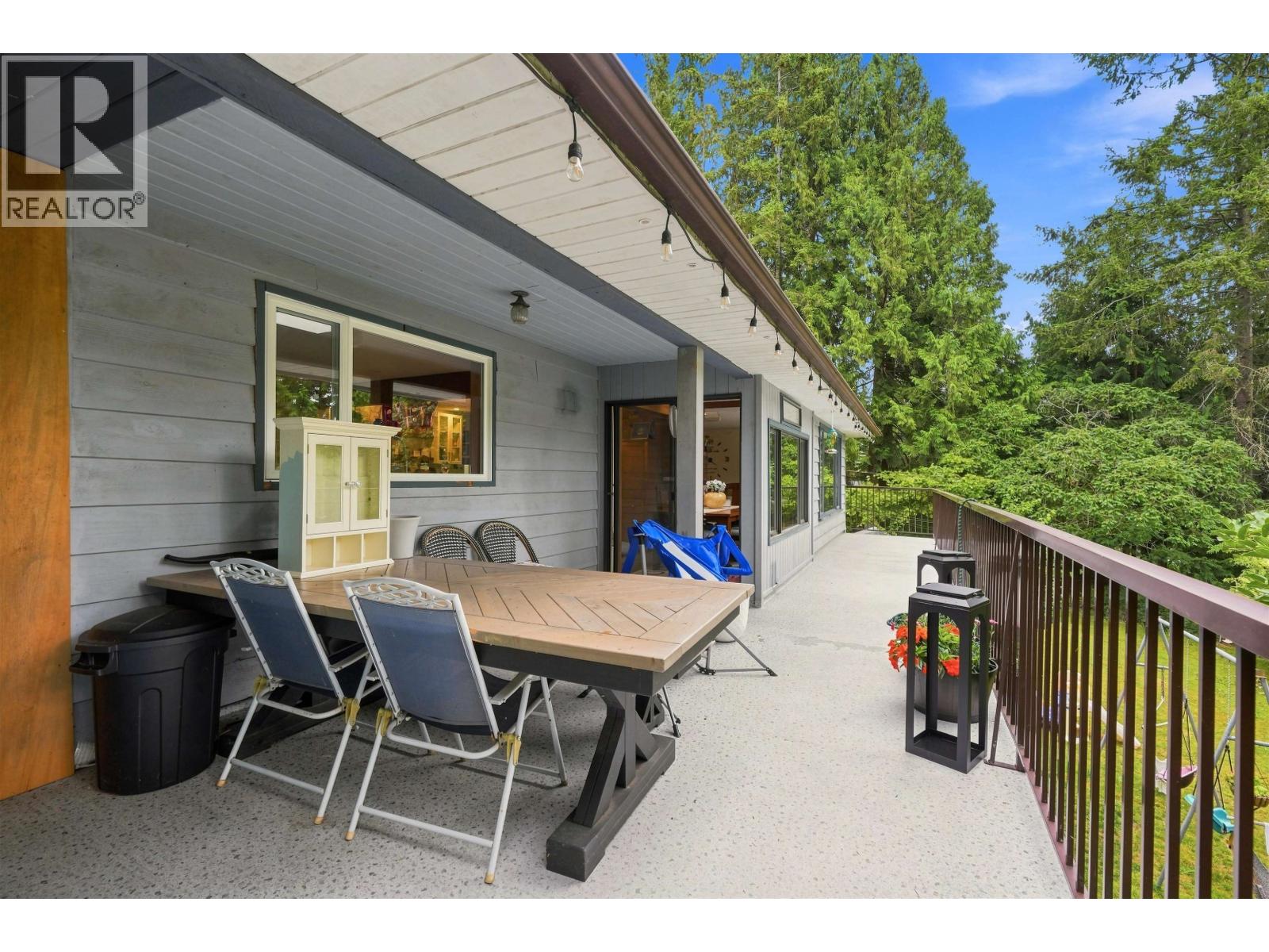 1523 GRANDVIEW ROAD, Gibsons