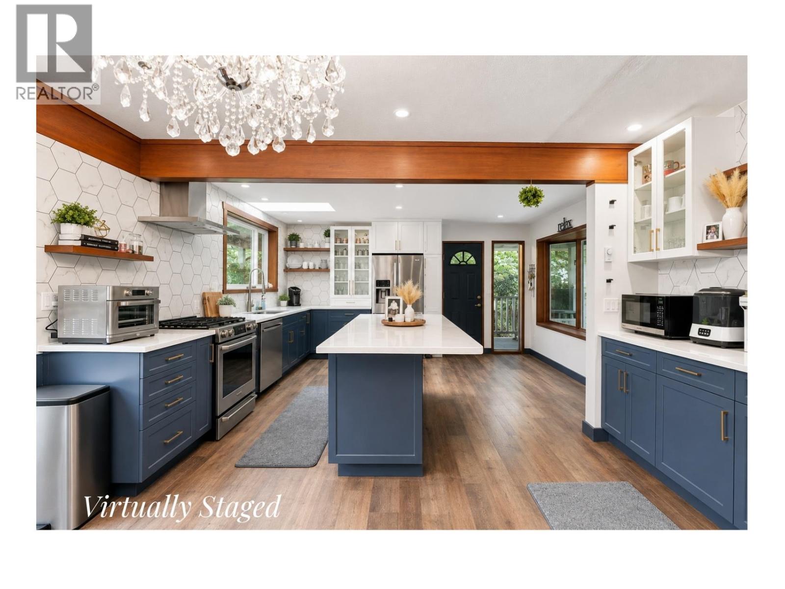 1523 GRANDVIEW ROAD, Gibsons