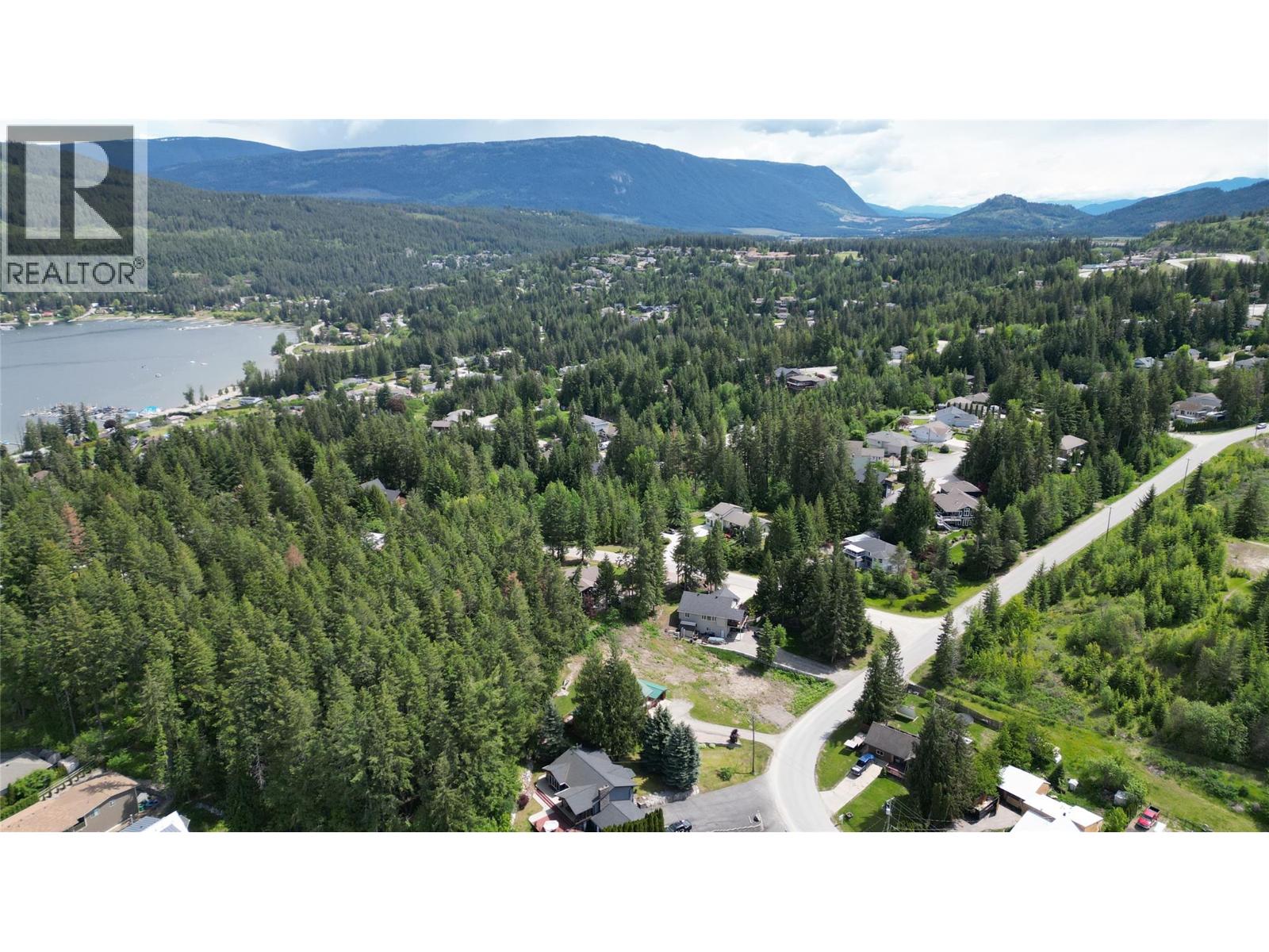  2902 Cedar Drive, Blind Bay