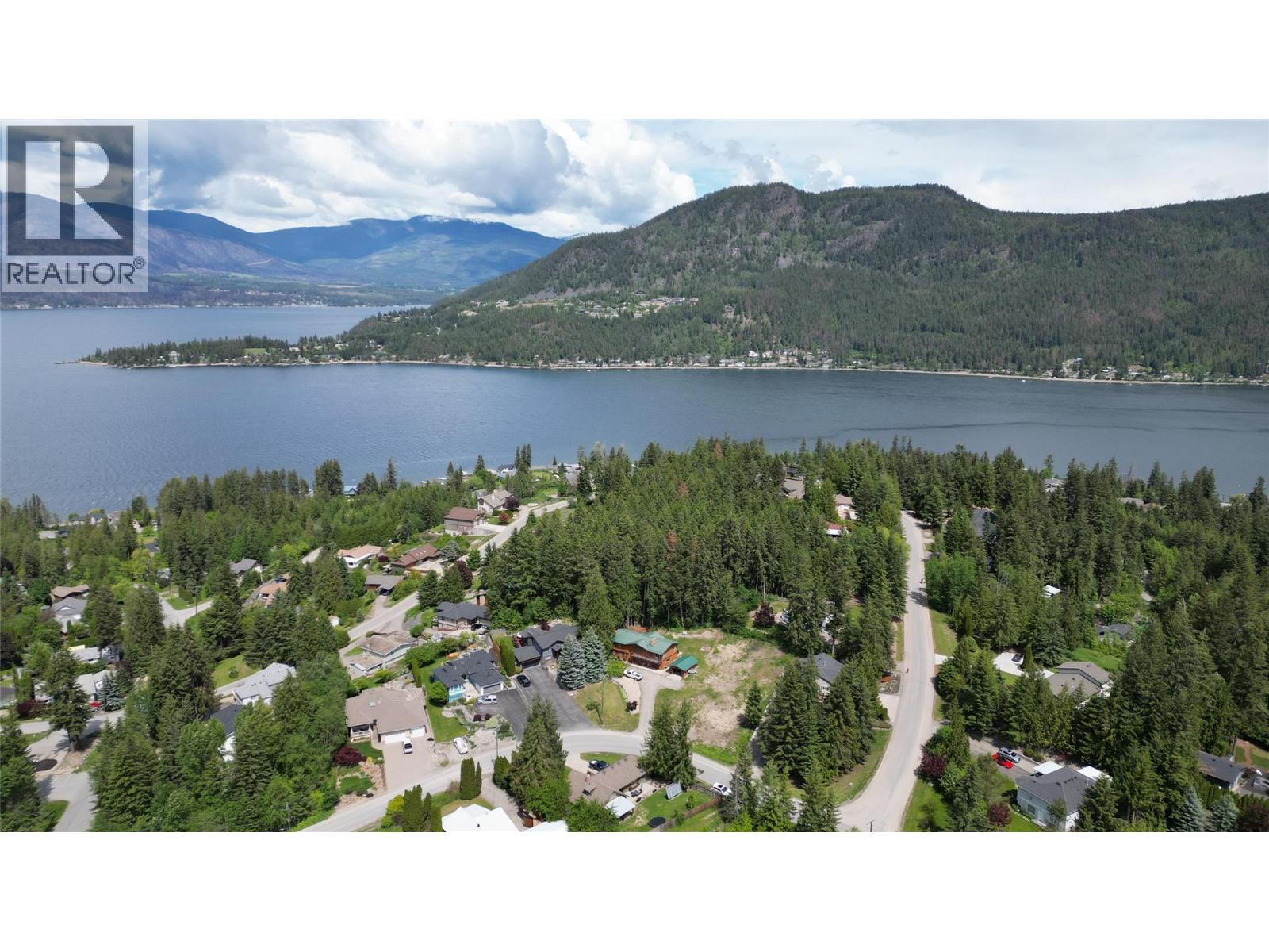  2902 Cedar Drive, Blind Bay