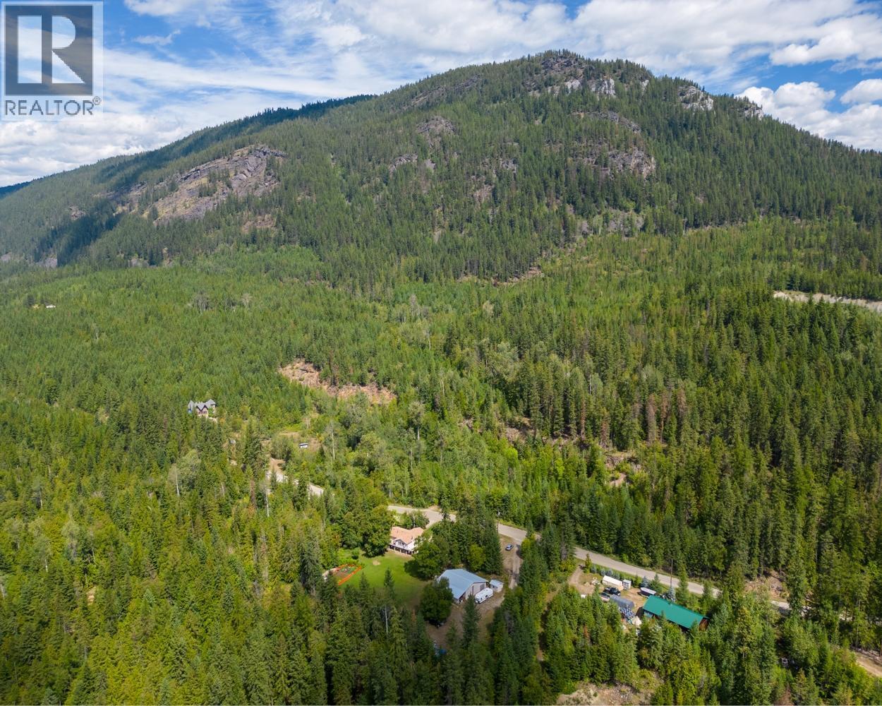 467 MEADOW CREEK Road, Meadow Creek