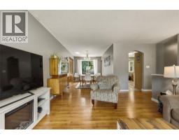Primary Bedroom - 2228 Linea Crescent, Lumby, BC V0E2G0 Photo 7