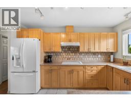Primary Bedroom - 3595 Brown Road, West Kelowna, BC V4T1P5 Photo 8
