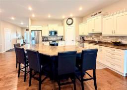30 Hillcrest Drive, Neepawa, MB R0J1H0 Photo 7