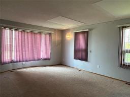 89070 16 Highway, Neepawa, MB R0J1H0 Photo 14