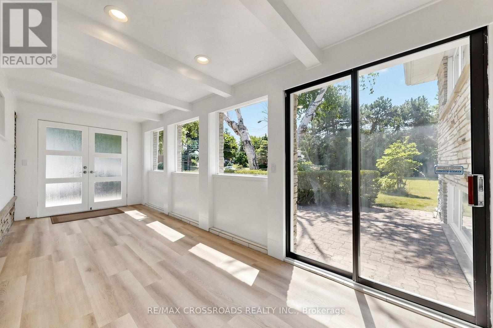 15 ALAMOSA DRIVE - 6