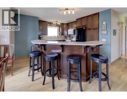 Living room - 148 Rundlecairn Rise Ne, Calgary, AB T1Y2Y3 Photo 6