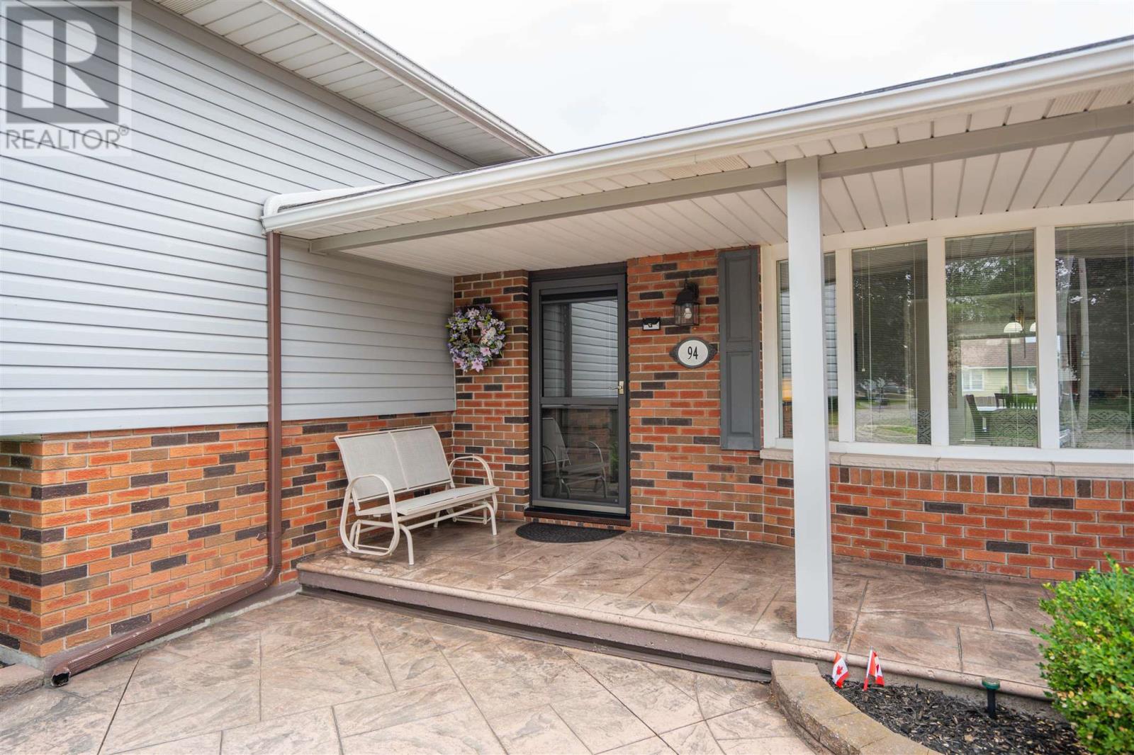 94 Laronde AVE - 2