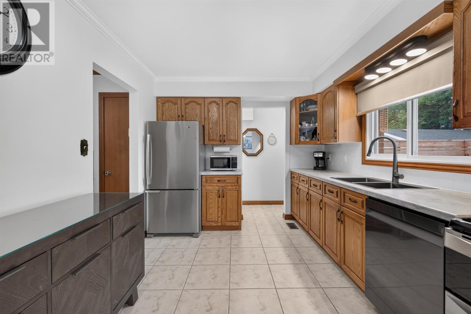 94 Laronde AVE - 13