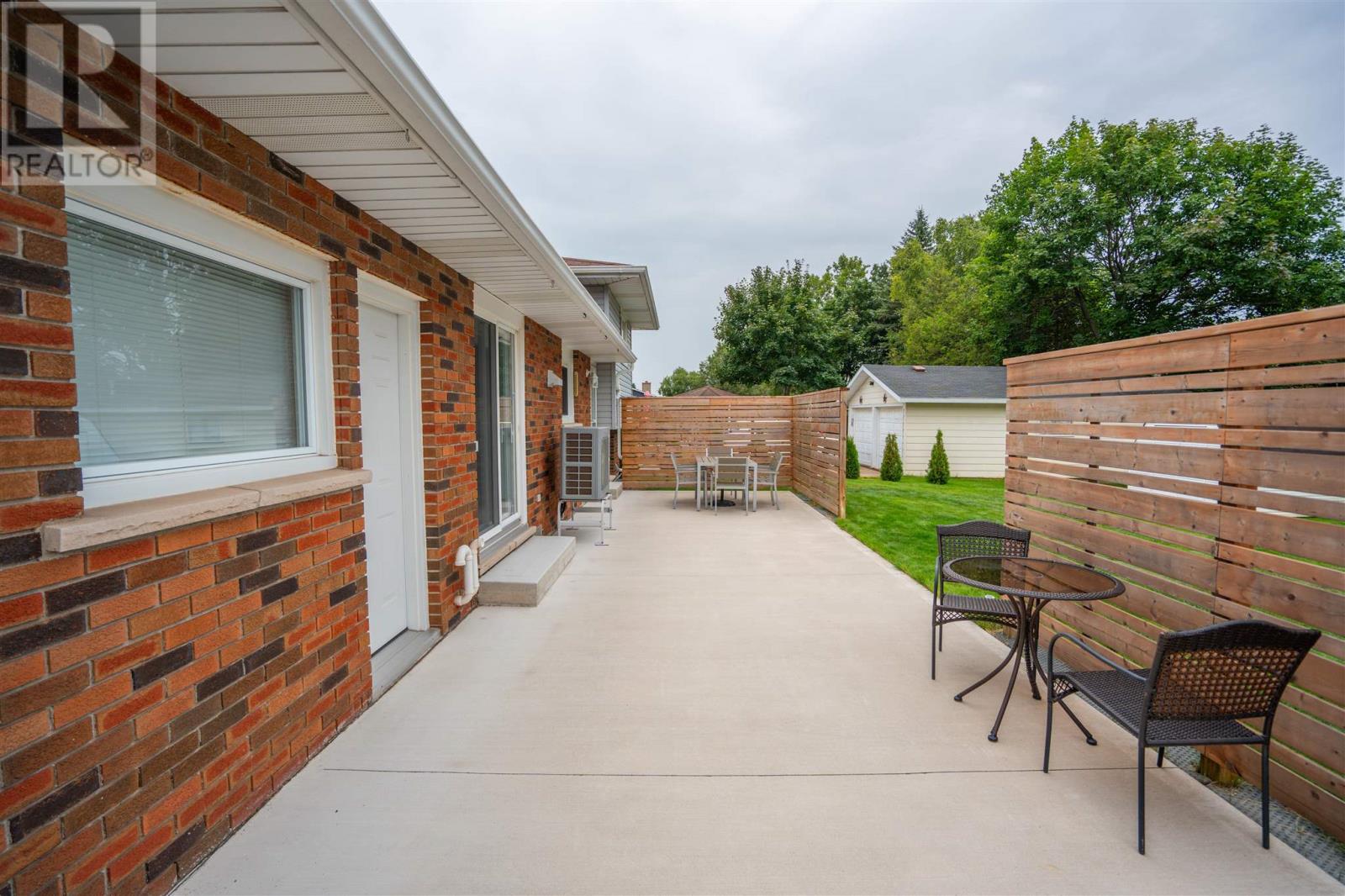 94 Laronde AVE - Image 37