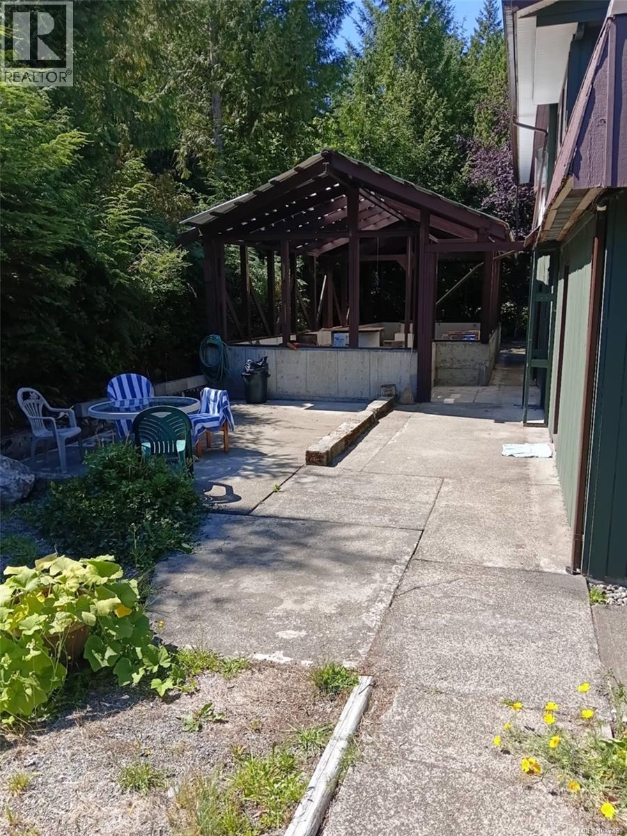 5154 Island Hwy W - 22