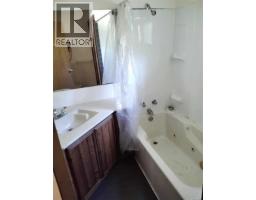 Ensuite - 5154 Island Hwy W, Qualicum Beach, BC V9K1Z1 Photo 15