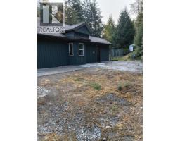 Living room - 5154 Island Hwy W, Qualicum Beach, BC V9K1Z1 Photo 6
