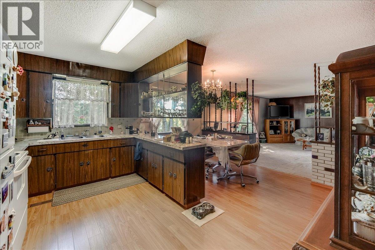 807 Waterloo Road - 68
