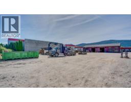 1453 Dyffryn Road, Lumby, BC V0E2G0 Photo 38