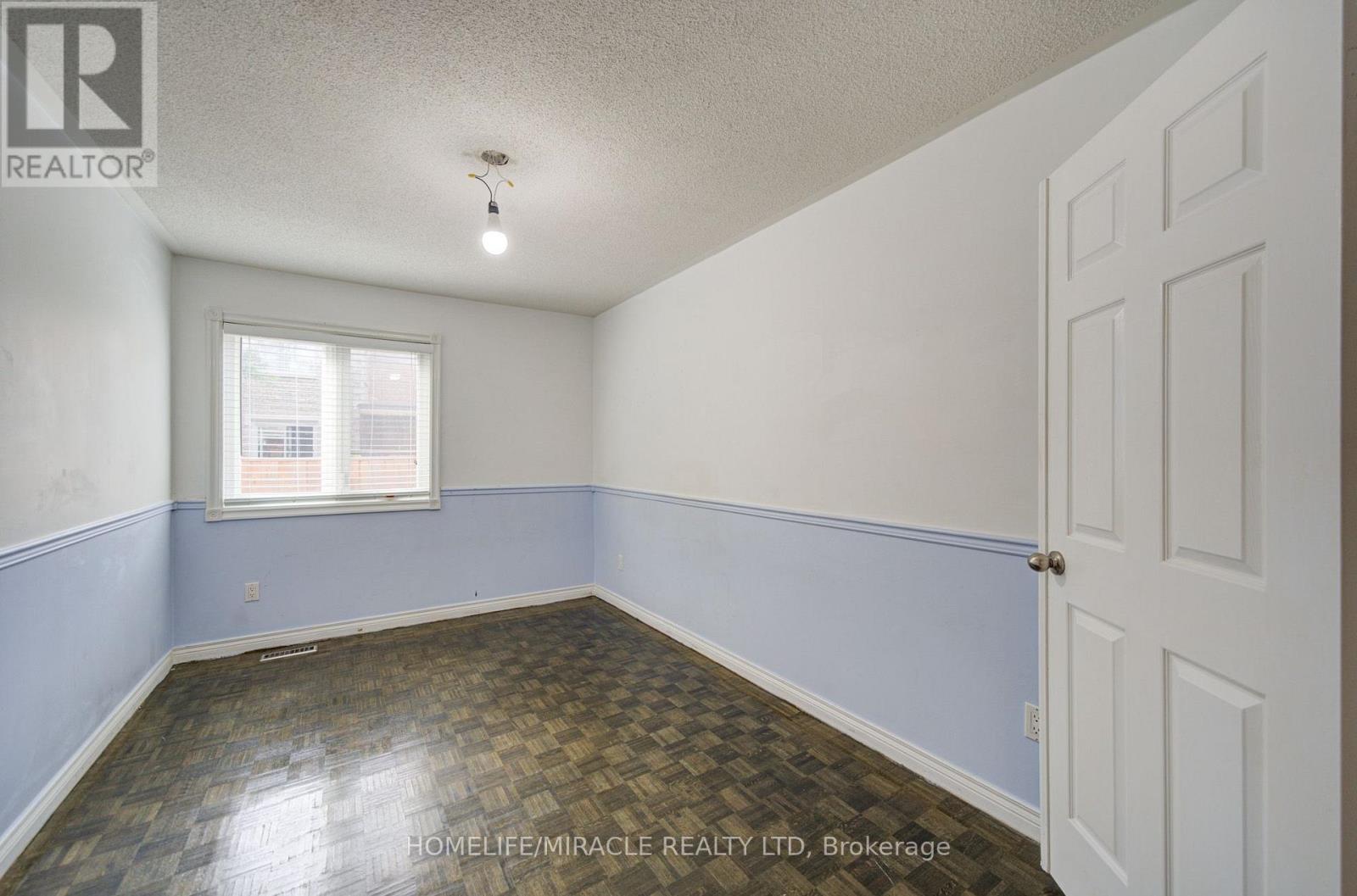 756 KINGSMERE AVENUE - Image 11