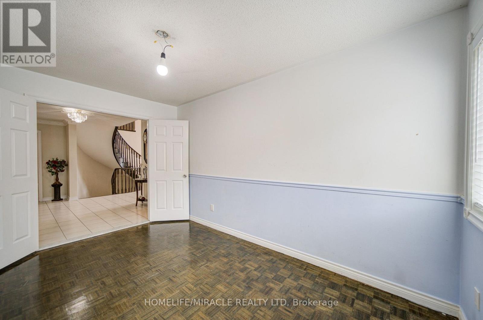 756 KINGSMERE AVENUE - 12