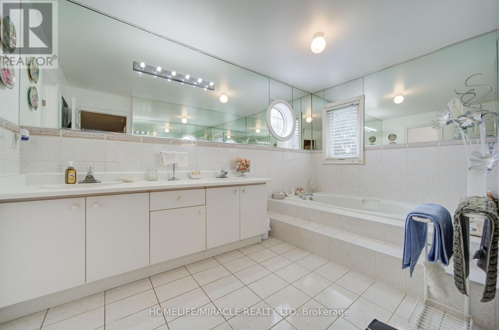 756 KINGSMERE AVENUE - 33