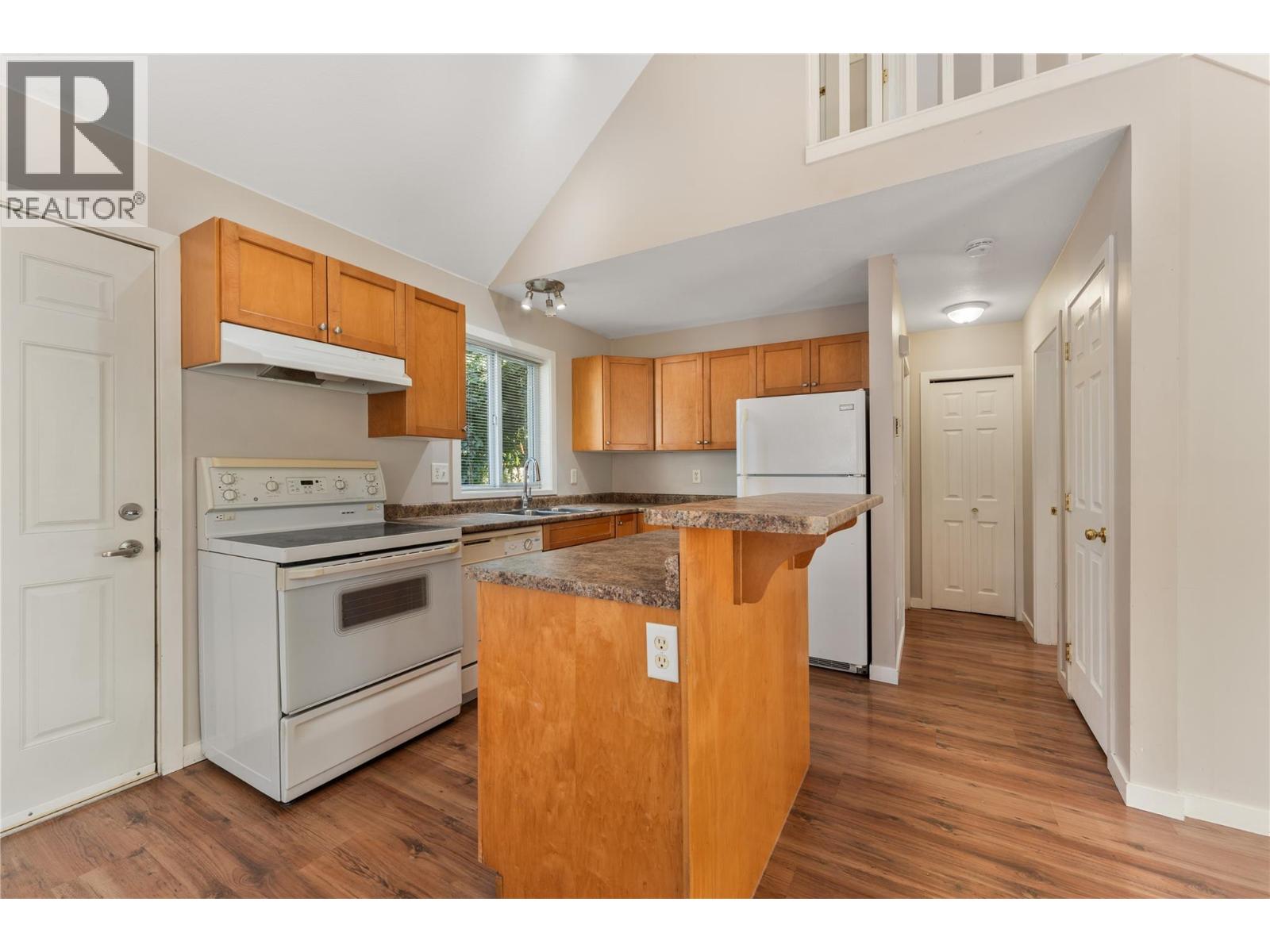811 Martin Avenue, Kelowna