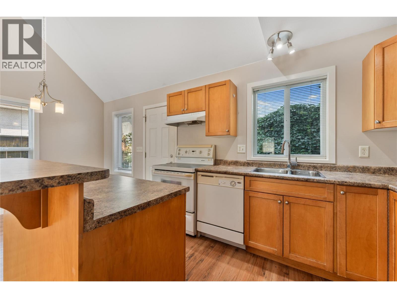 811 Martin Avenue, Kelowna