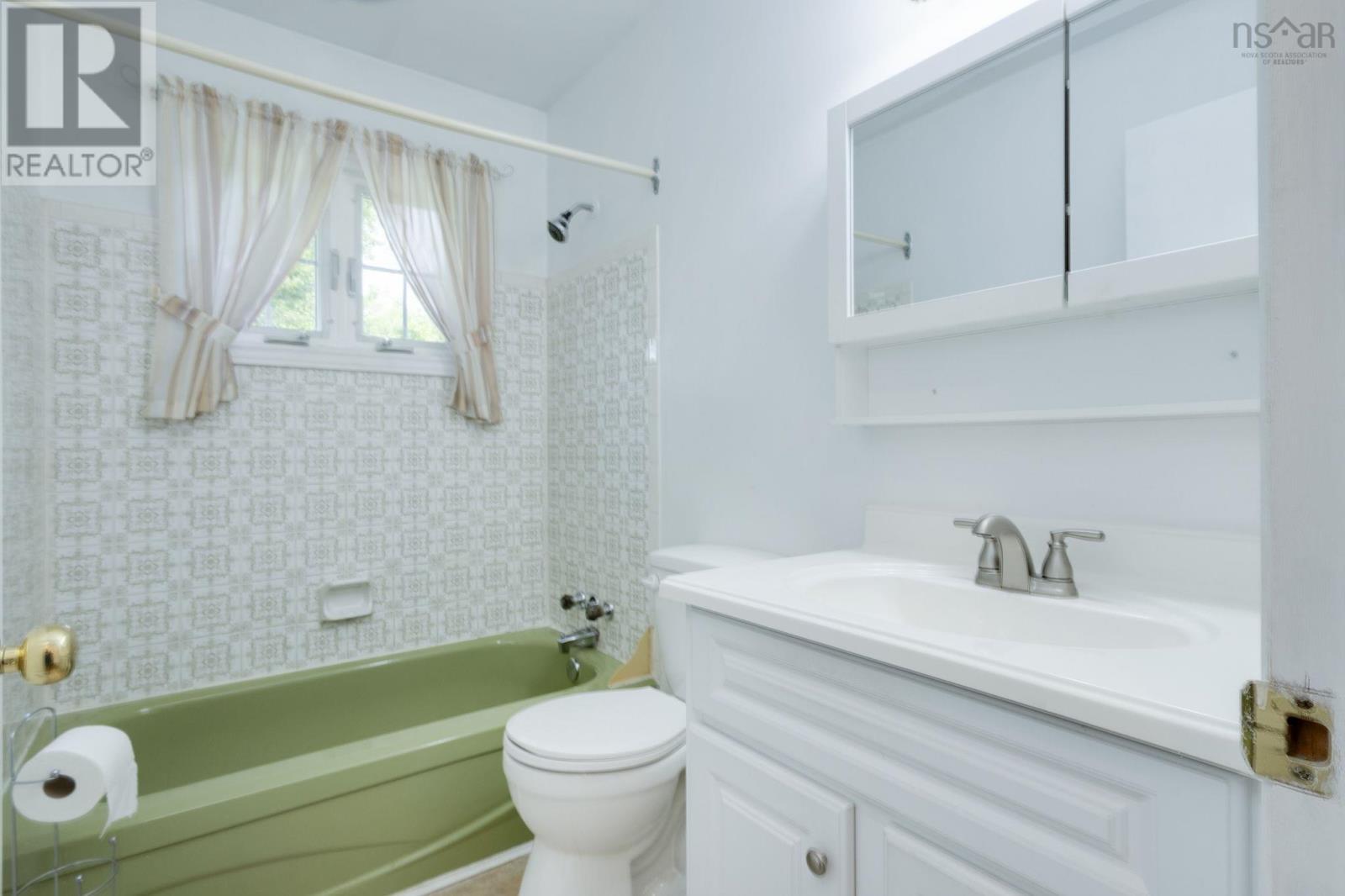 Property 28 of 45 of 9 Holmes Hill Road