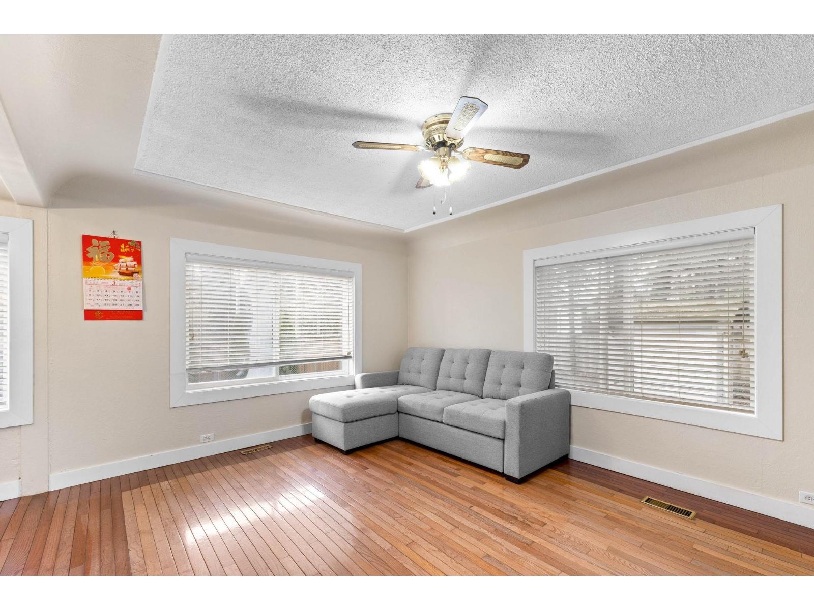 23038 FRASER HIGHWAY, Langley