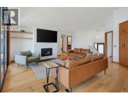 479 Montague Park Rd, Galiano Island, BC V0N1P0 Photo 20