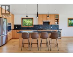 479 Montague Park Rd, Galiano Island, BC V0N1P0 Photo 24
