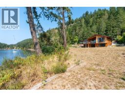 479 Montague Park Rd, Galiano Island, BC V0N1P0 Photo 74