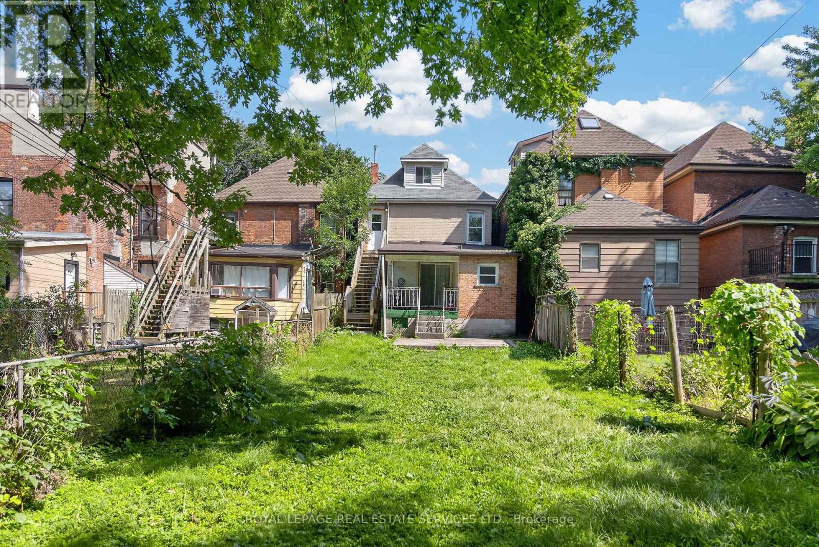 62 ERIE AVENUE - 30