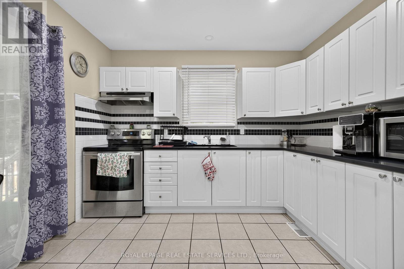 62 ERIE AVENUE - 6