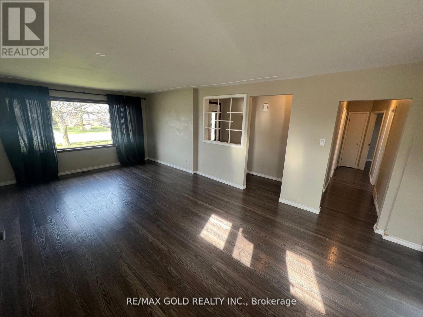 979 WELLINGTON STREET - 7