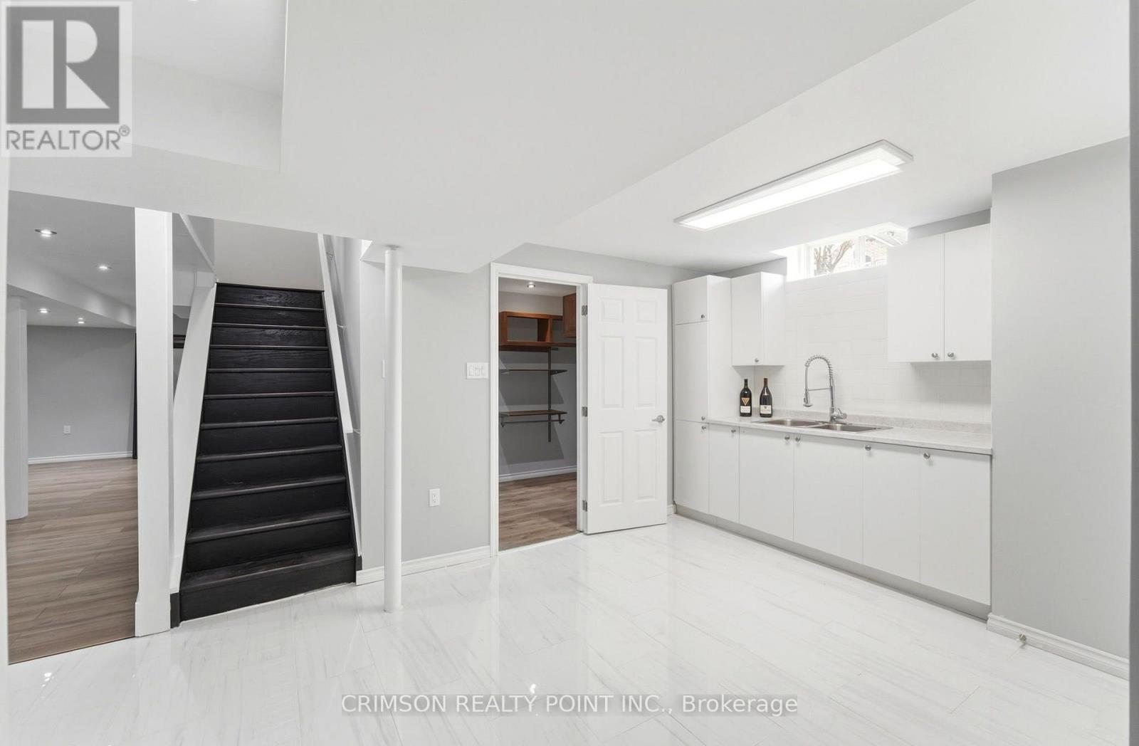 51 WHITWORTH TERRACE - 42