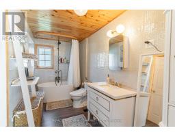 3895 Loop Road, Dysart Et Al, ON K0L1X0 Photo 13