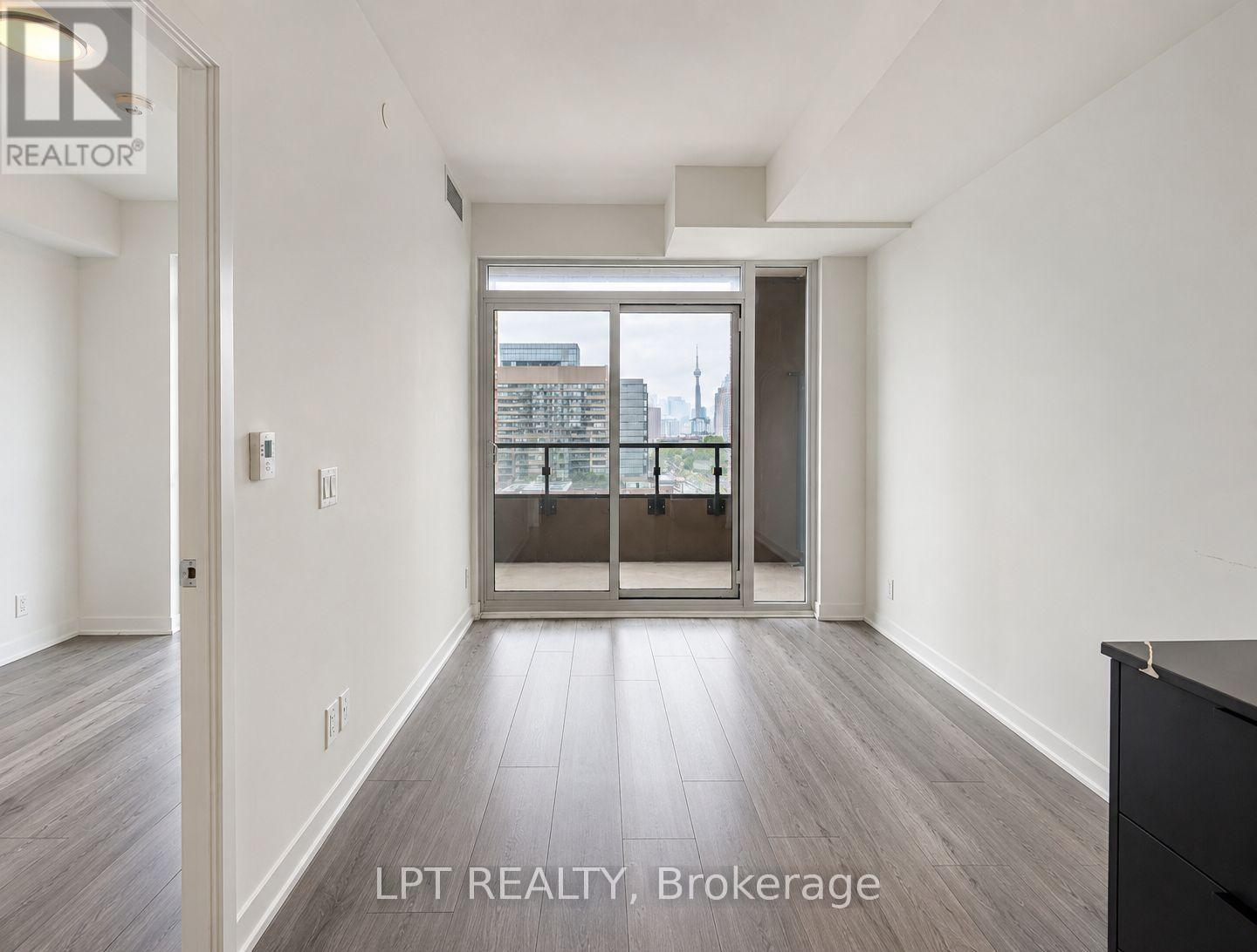 #609 285 DUFFERIN STREET - 4