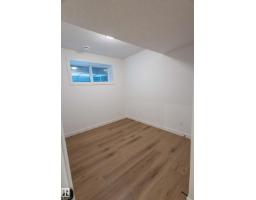 9632 #1 And #2 110 Ave Nw, Edmonton, AB T5H1H5 Photo 17