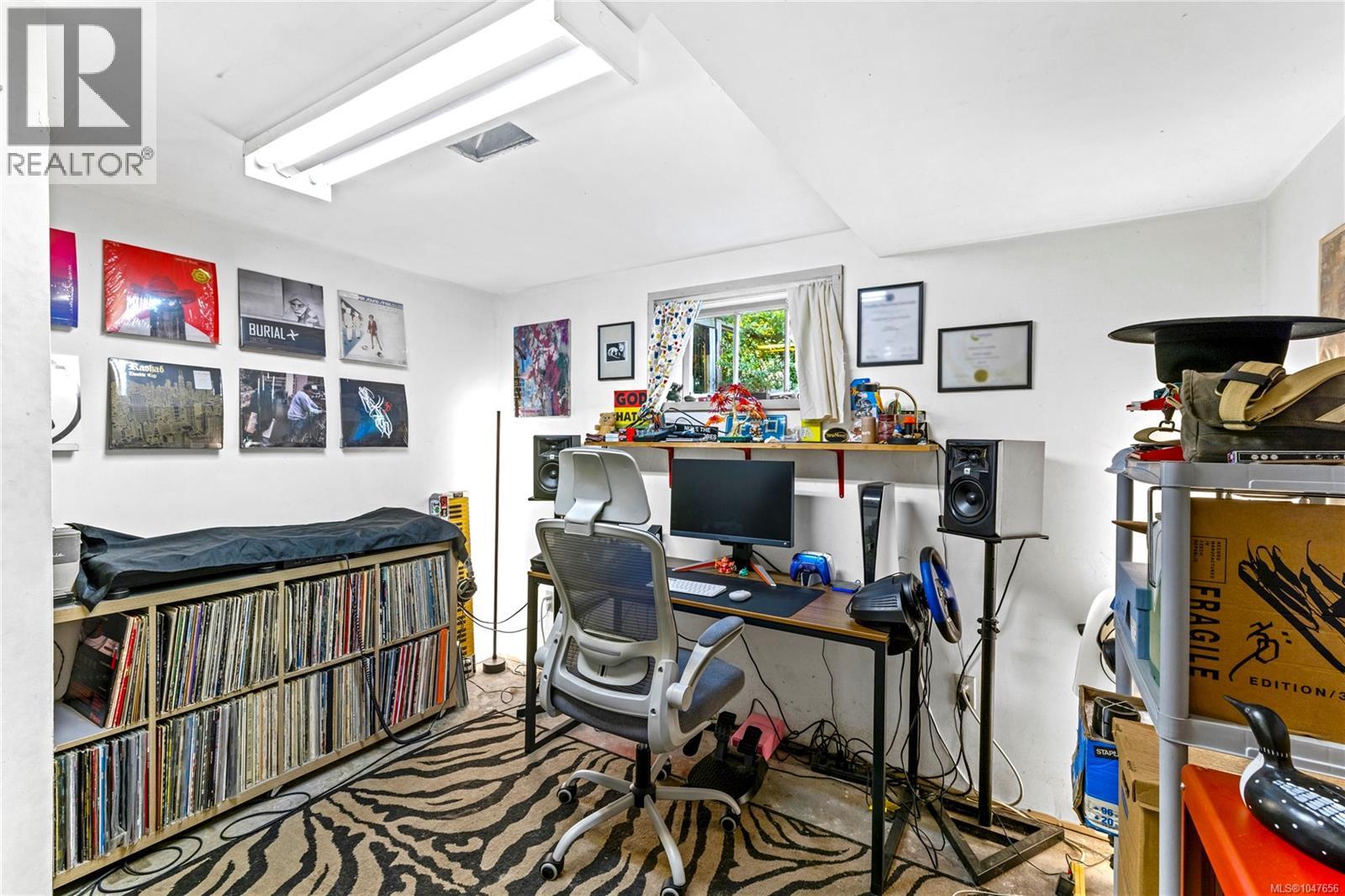 425 White St - 12