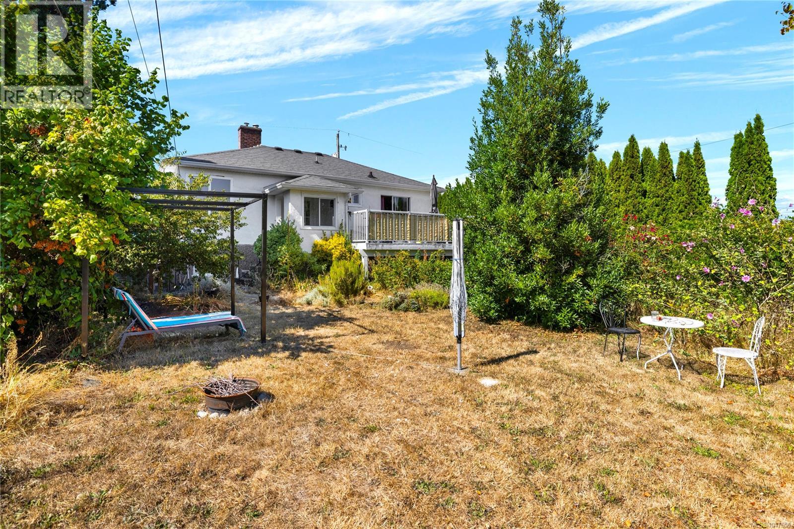 425 White St - Image 20
