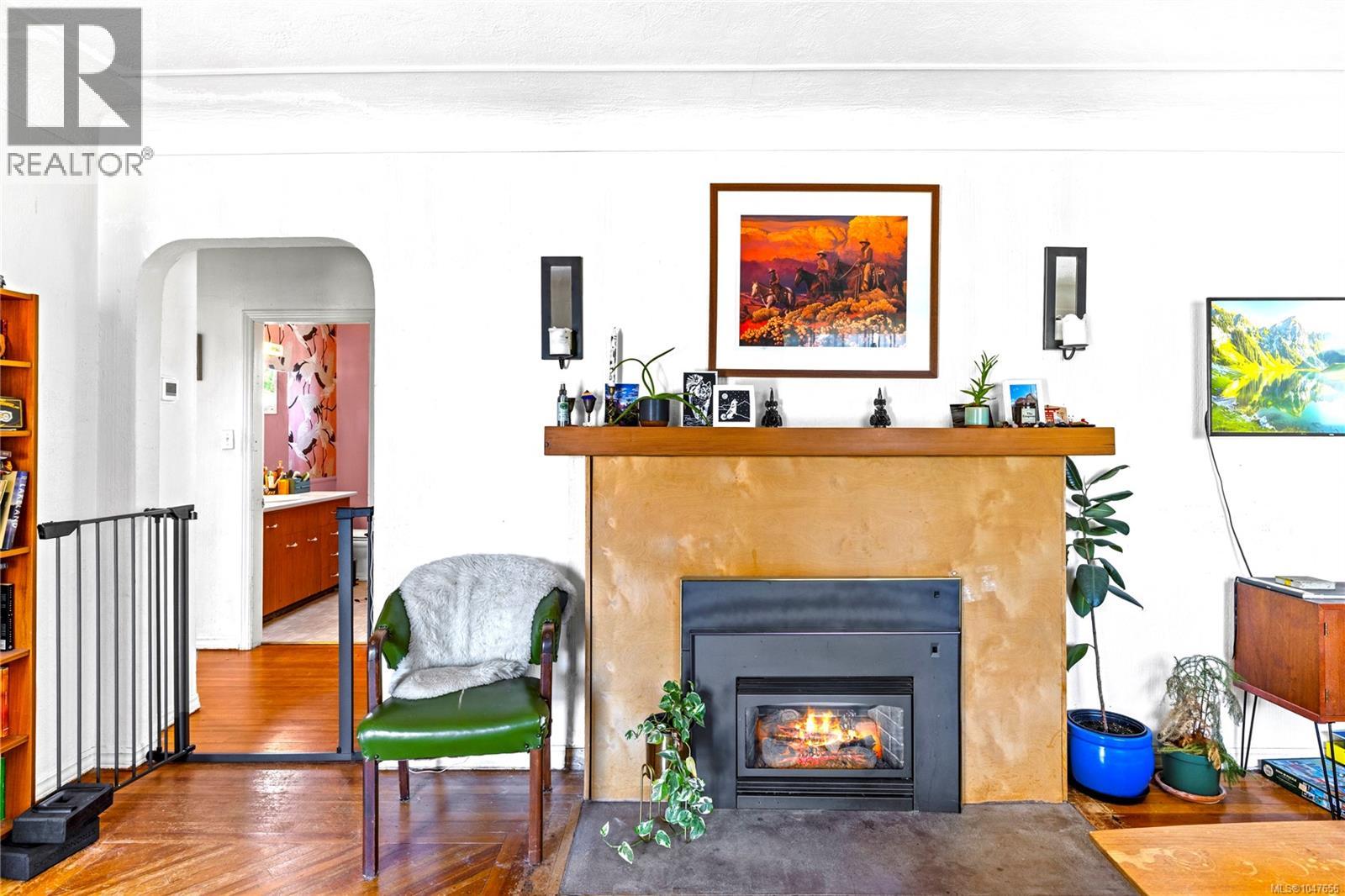425 White St - Image 4