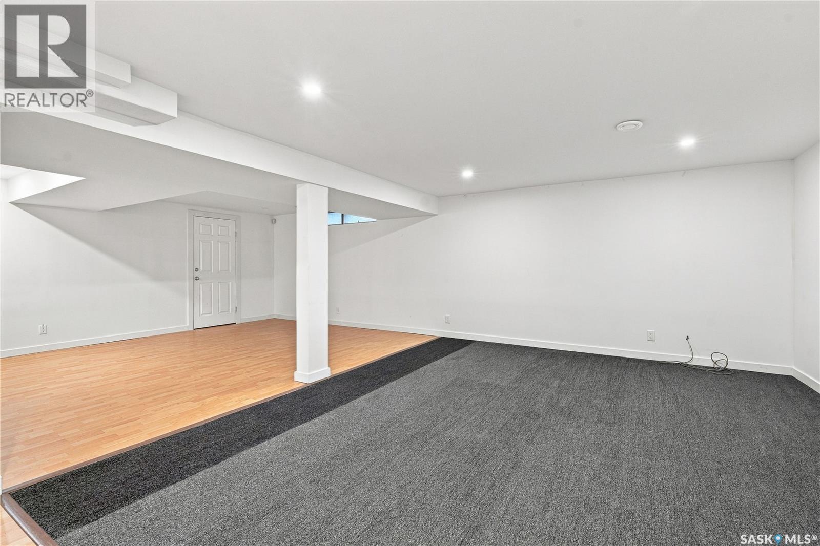 3445 11th STREET W - Image 37