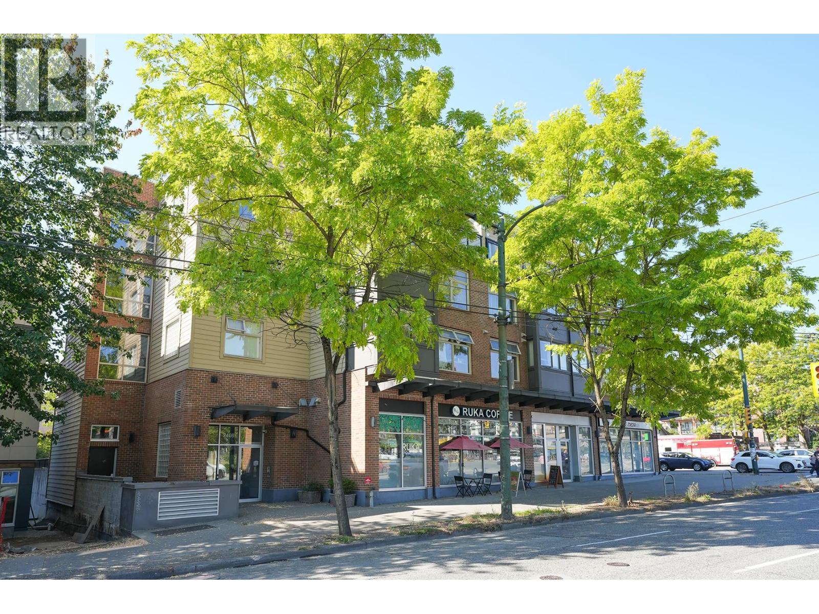 403 2408 E BROADWAY