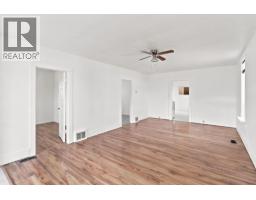 225 14 Avenue N, Cranbrook, BC V1C3W3 Photo 9